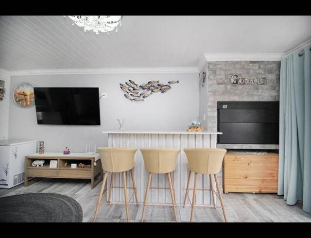 2 BEDROOM TOWNHOUSE FOR SALE IN ISLAND VIEW